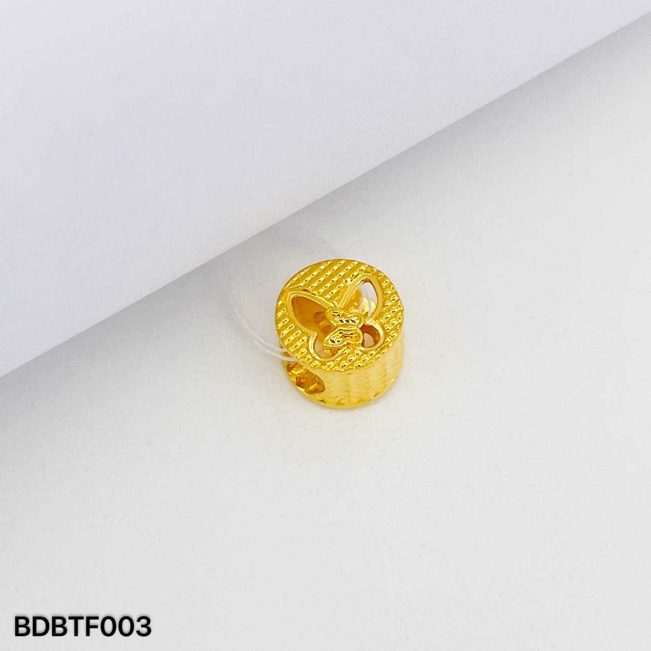 BEAD BUTTERFLY 硬金蝴蝶隔离珠吊坠