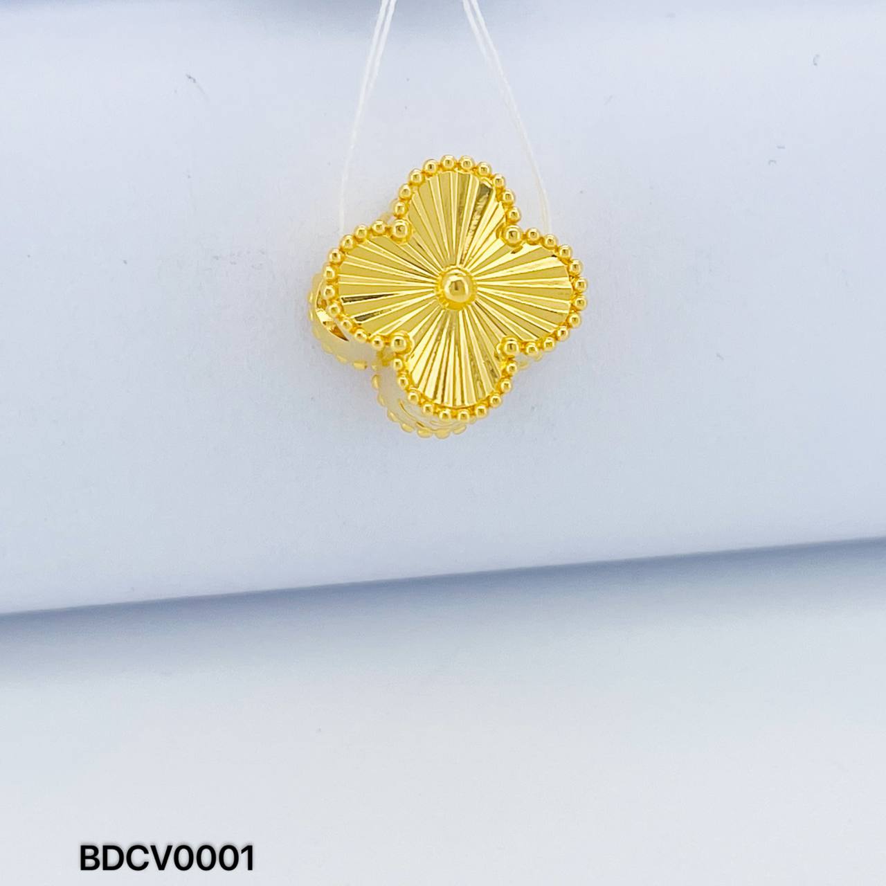 BEAD CLOVER 硬金四叶草隔离珠吊坠