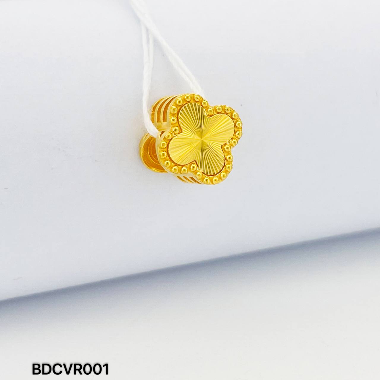 BEAD CLOVER RAINBOW 七彩四叶草隔离珠吊坠