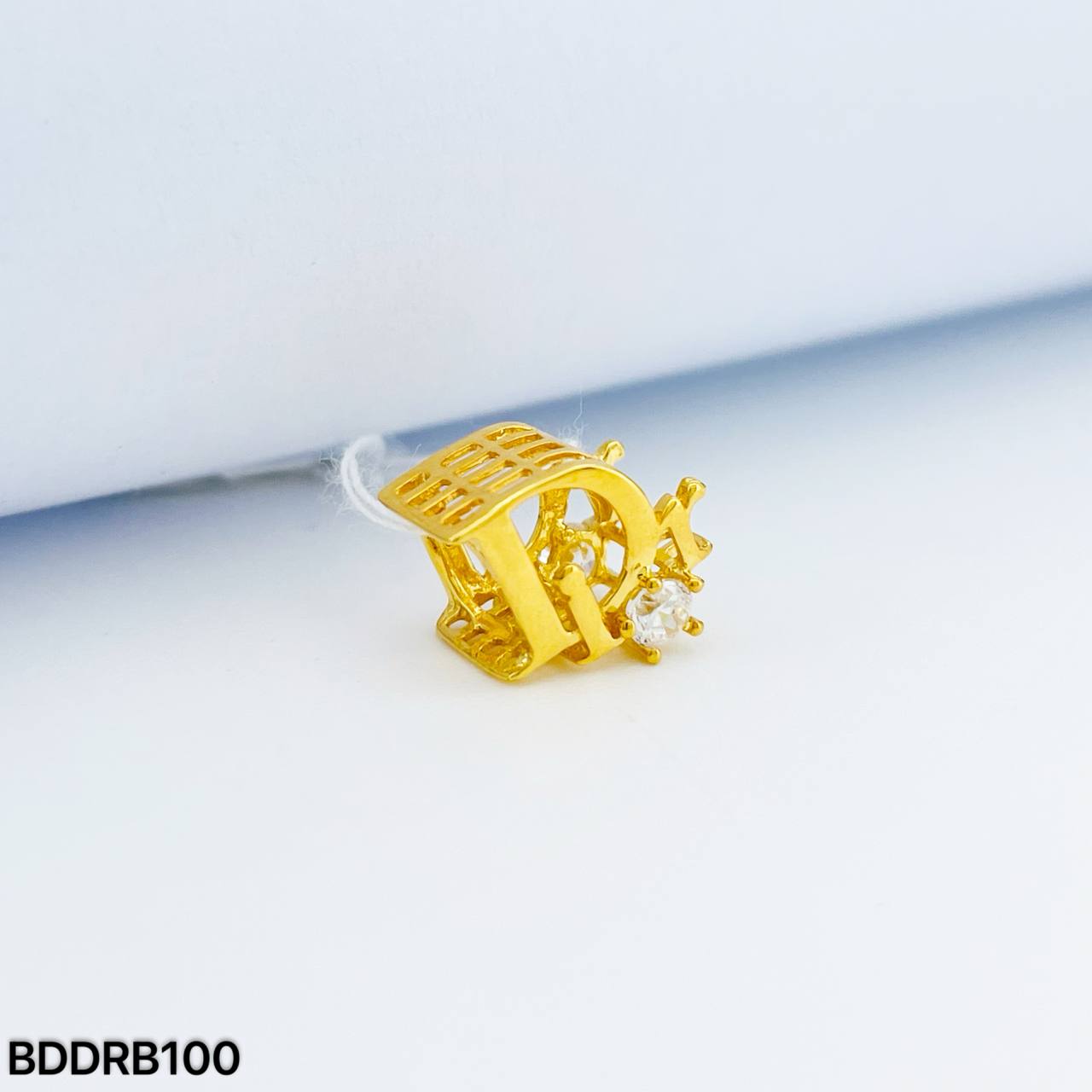 BEAD DIOR BATU 迪奥隔离珠吊坠