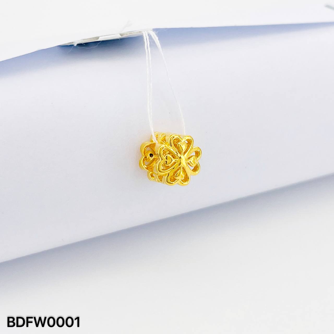 BEAD FLOWER 硬金花朵隔离珠吊坠