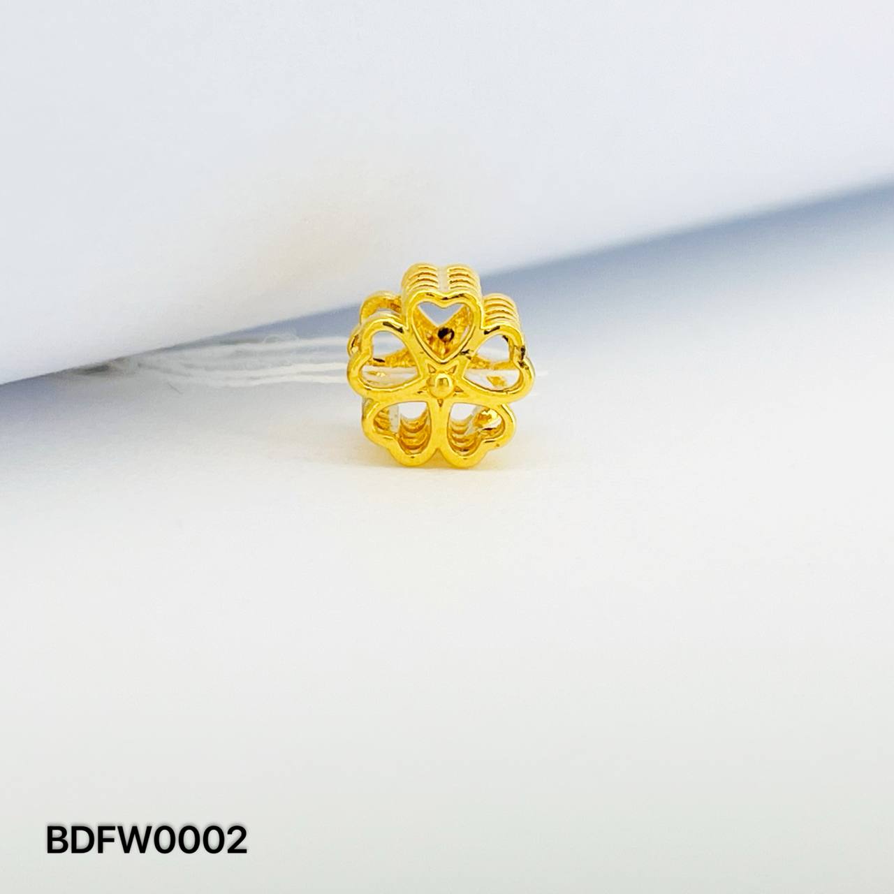 BEAD FLOWER 硬金花朵隔离珠吊坠