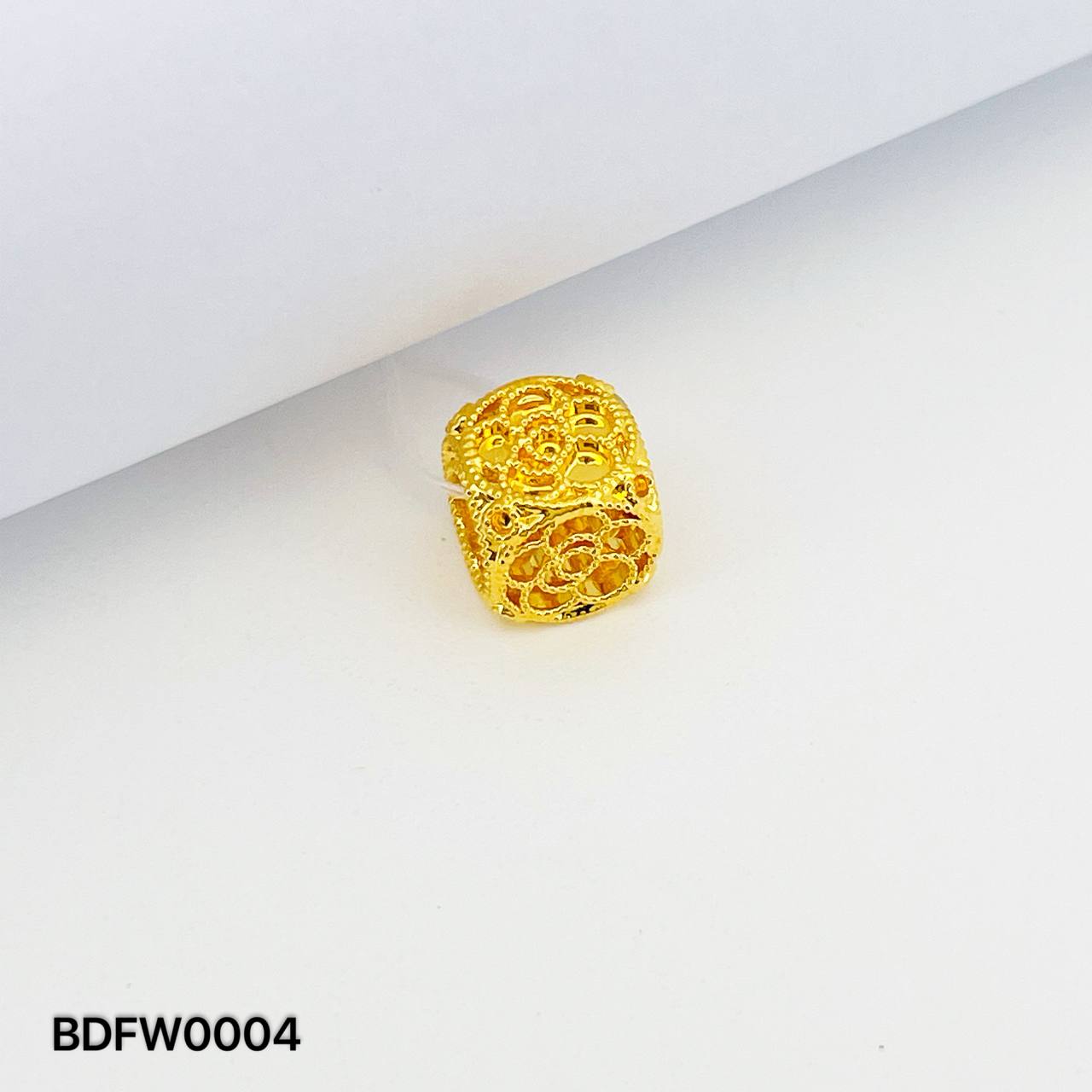 BEAD FLOWER 硬金花朵隔离珠吊坠 thumbnail 3