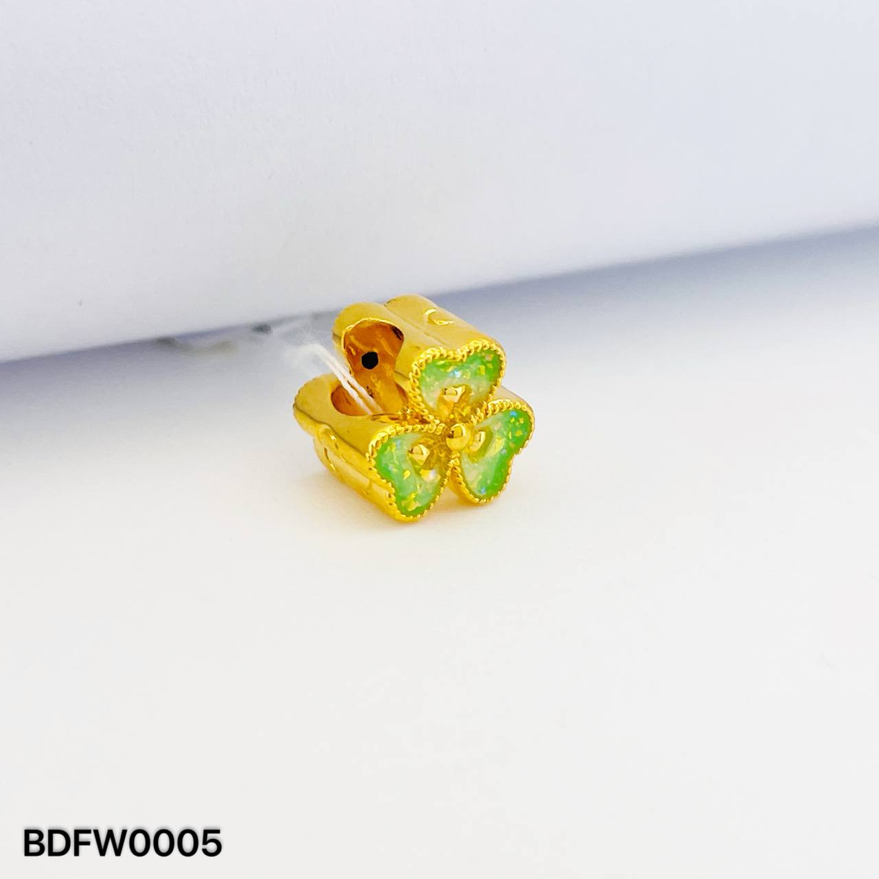 BEAD FLOWER 硬金花朵隔离珠吊坠
