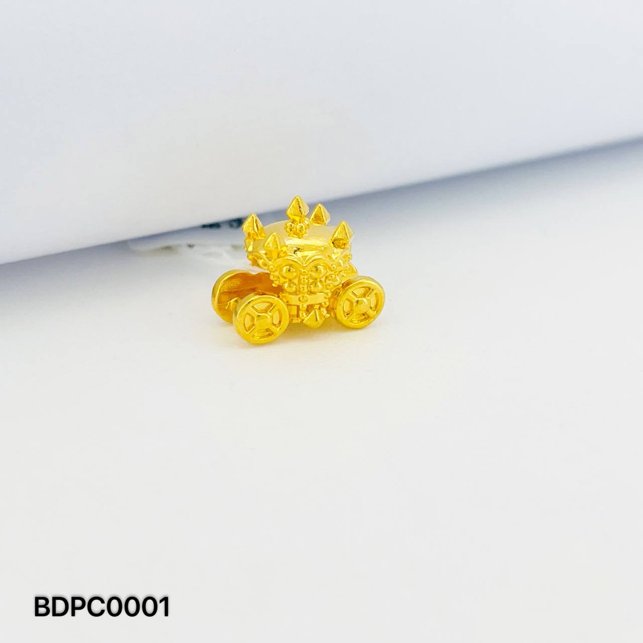BEAD PUMPKIN CART 硬金南瓜车隔离珠吊坠