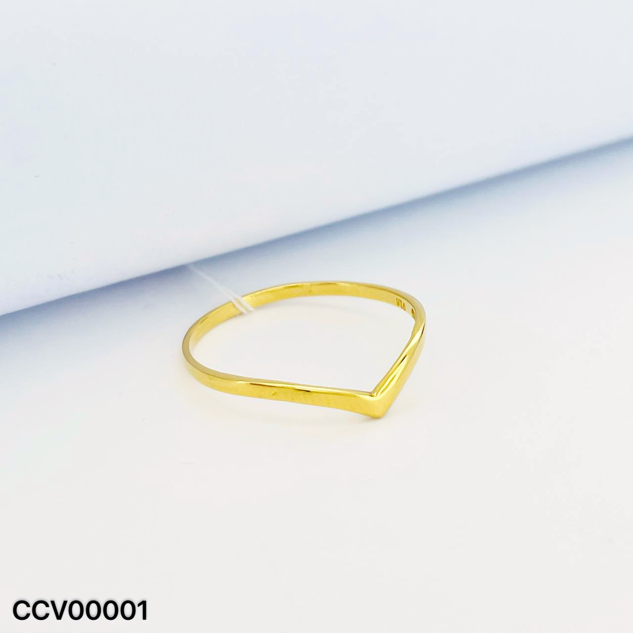 CC V V戒指