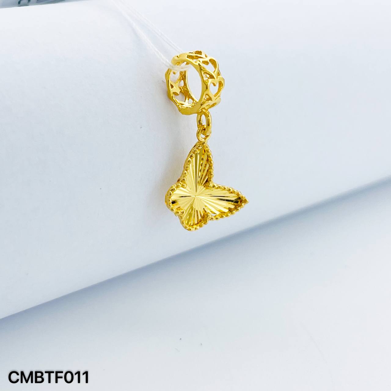 CHARM BUTTERFLY 蝴蝶吊坠