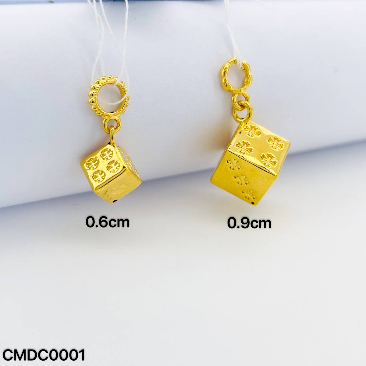 CHARM DICE 硬金骰子吊坠