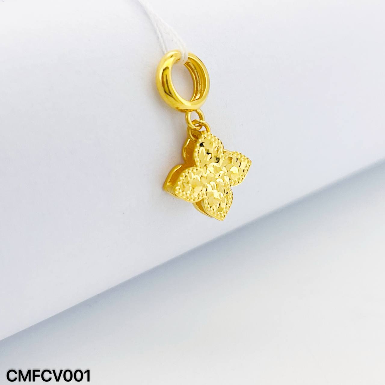 CHARM FESYEN CLOVER 四叶草吊坠