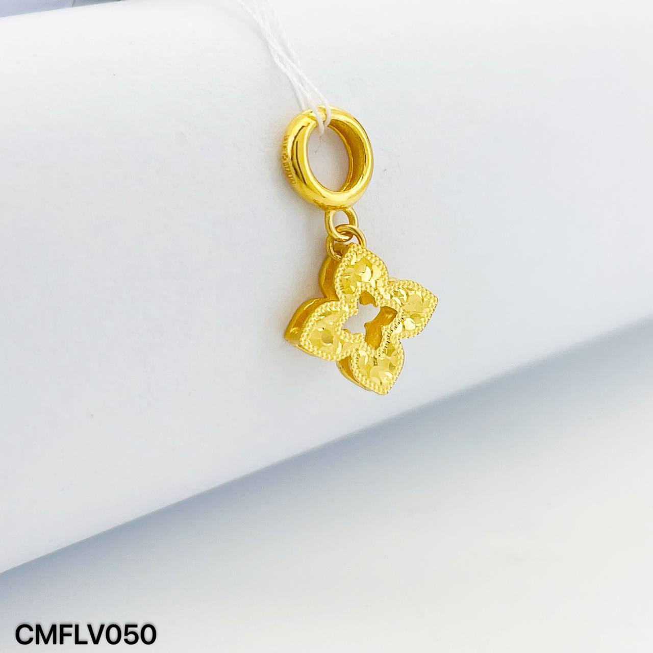 CHARM FESYEN LV LV花吊坠