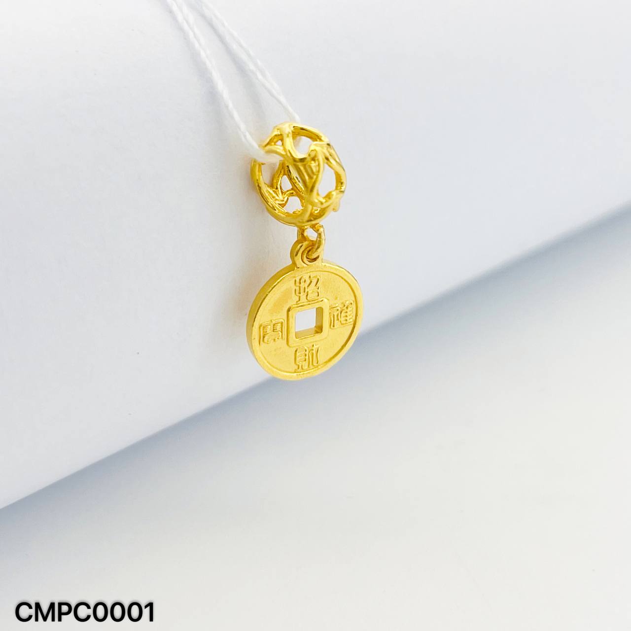 CHARM PUMPKIN CART 硬金南瓜车吊坠
