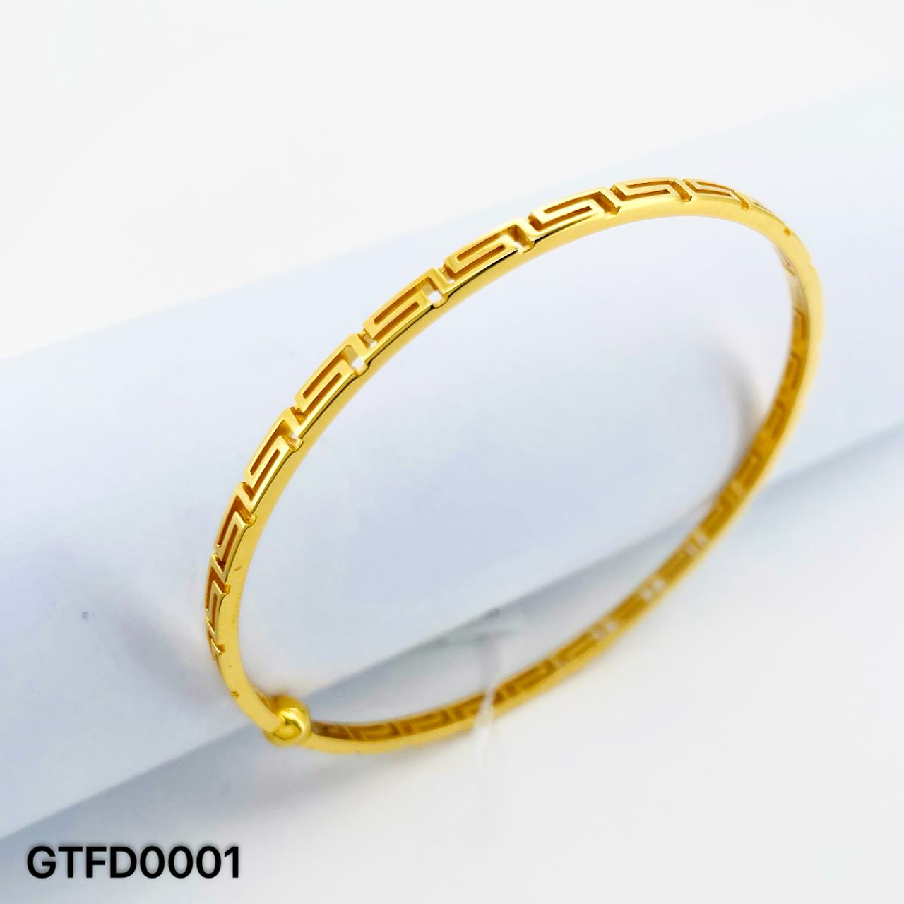GT FENDI 芬迪手镯
