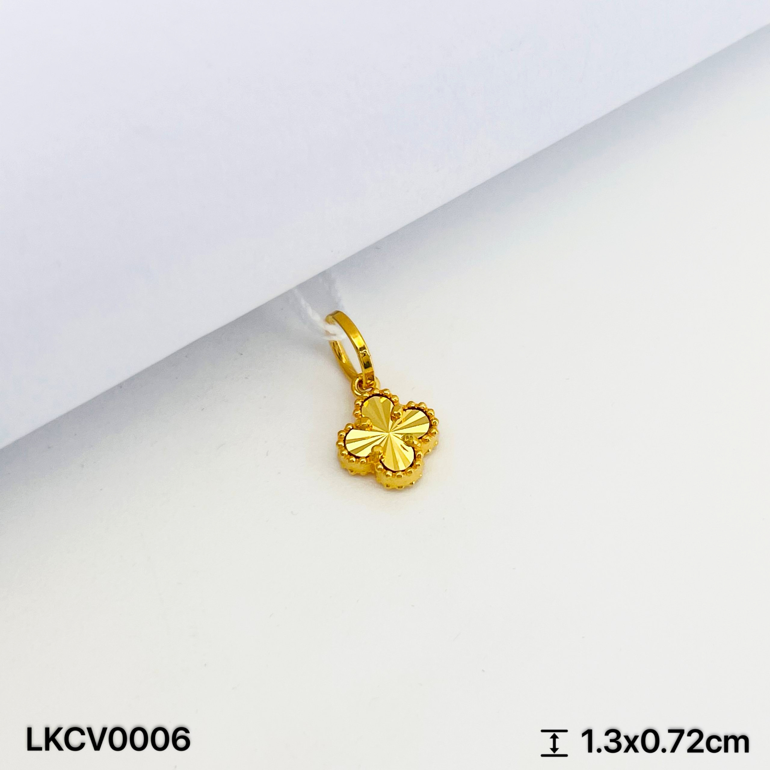 LOKET CLOVER 四叶草吊坠