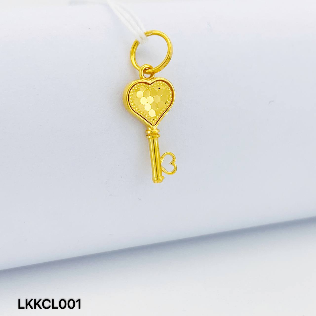LOKET KUNCI LOVE 爱心钥匙吊坠